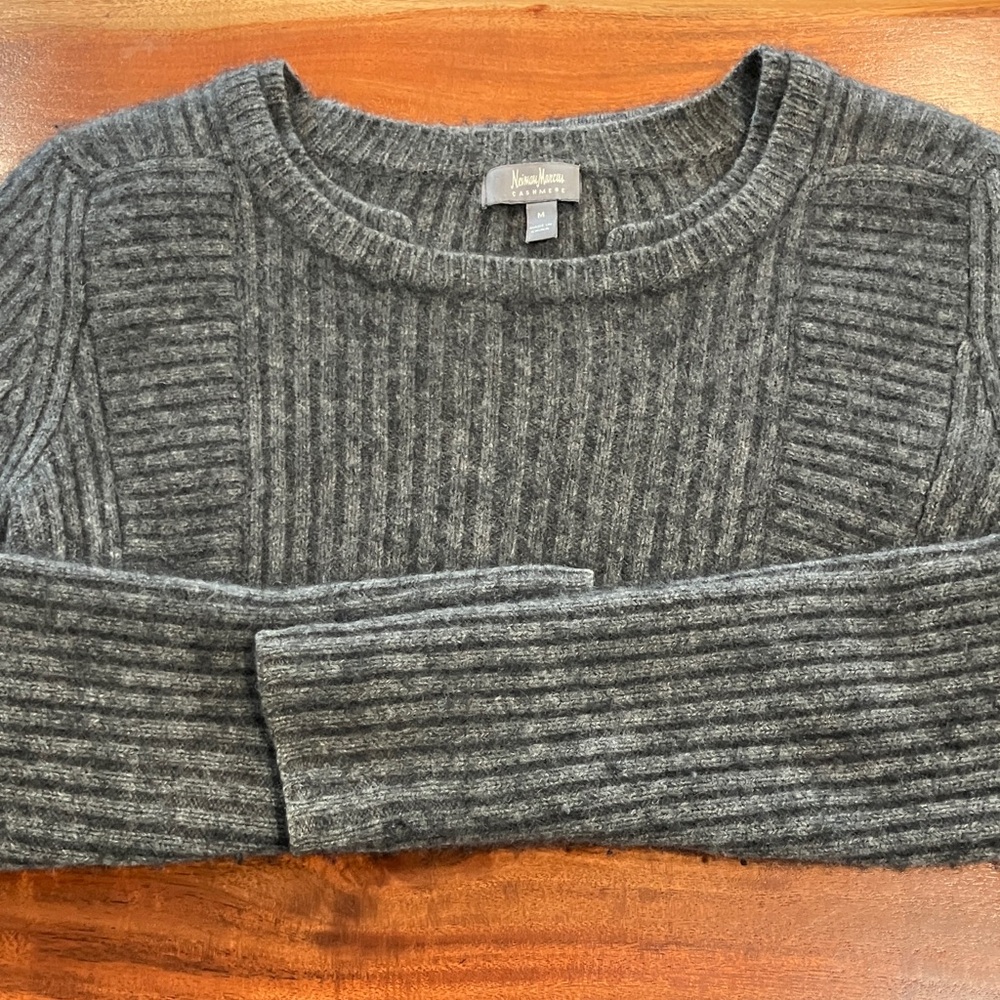 Neiman Marcus Cashmere,Gray Ribbed Crew Neck Sweater, in good condition.